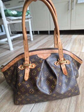 Louis Vuitton Tivoli Monogram Shoulder Handbag GM